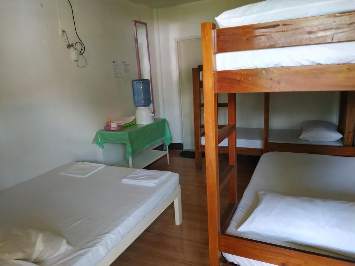 Emoks Guest House Moalboal Extérieur photo