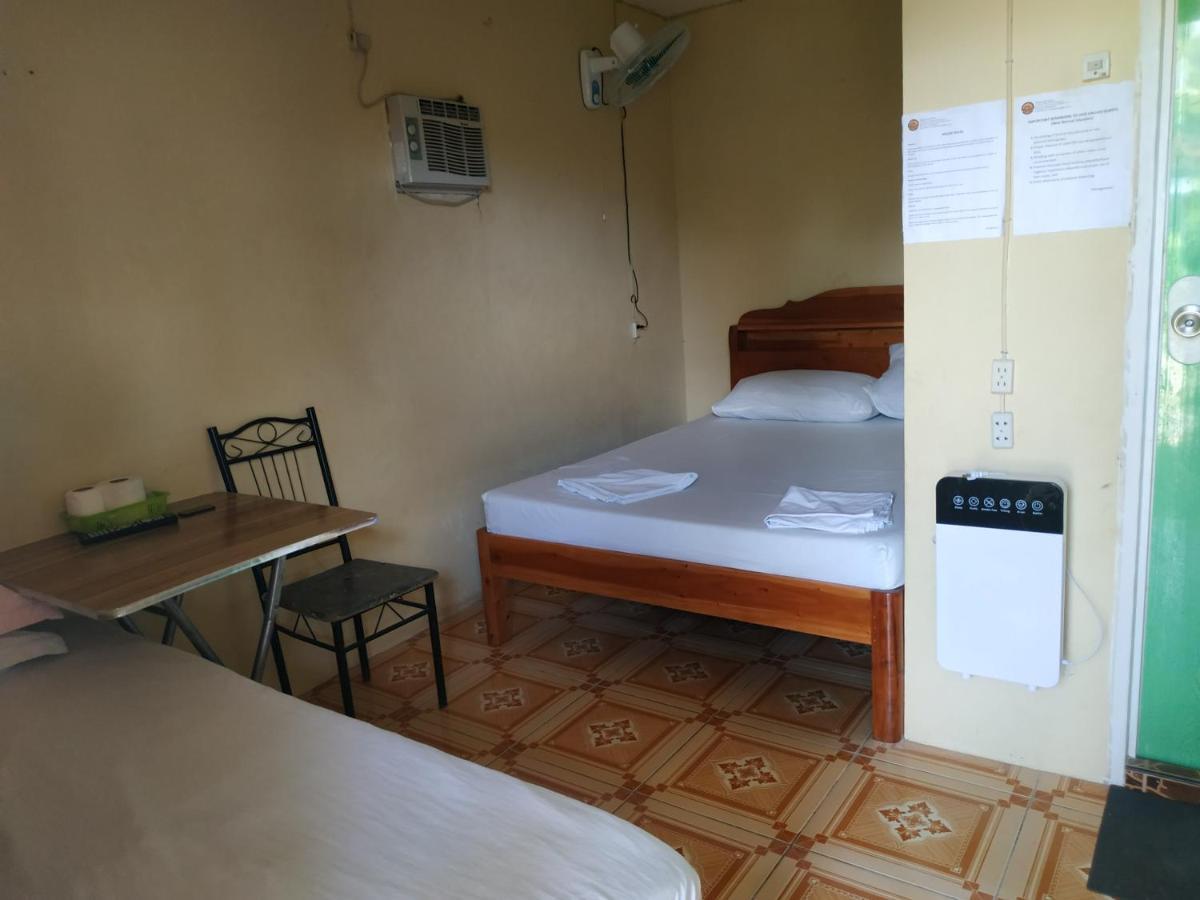 Emoks Guest House Moalboal Extérieur photo