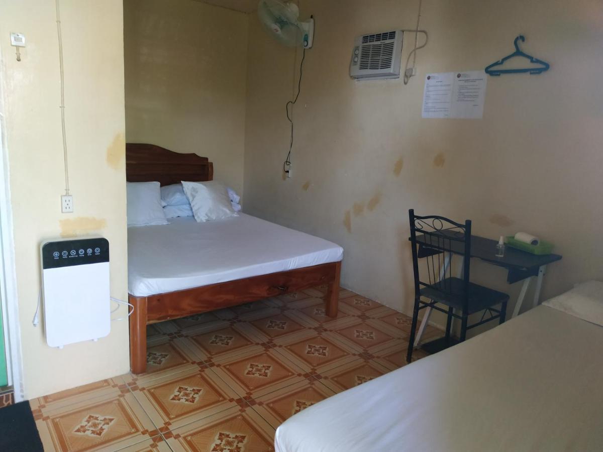 Emoks Guest House Moalboal Extérieur photo