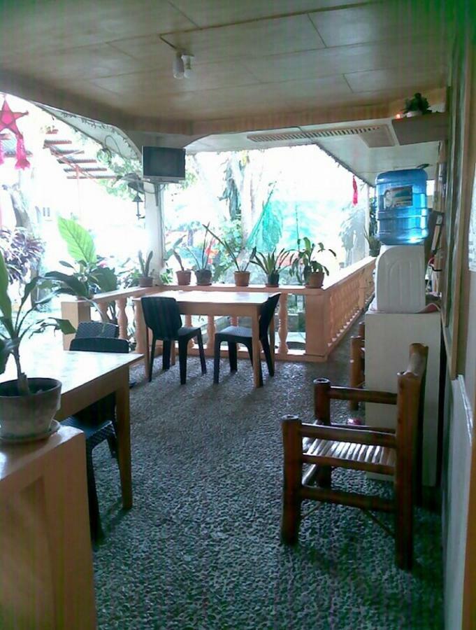 Emoks Guest House Moalboal Extérieur photo